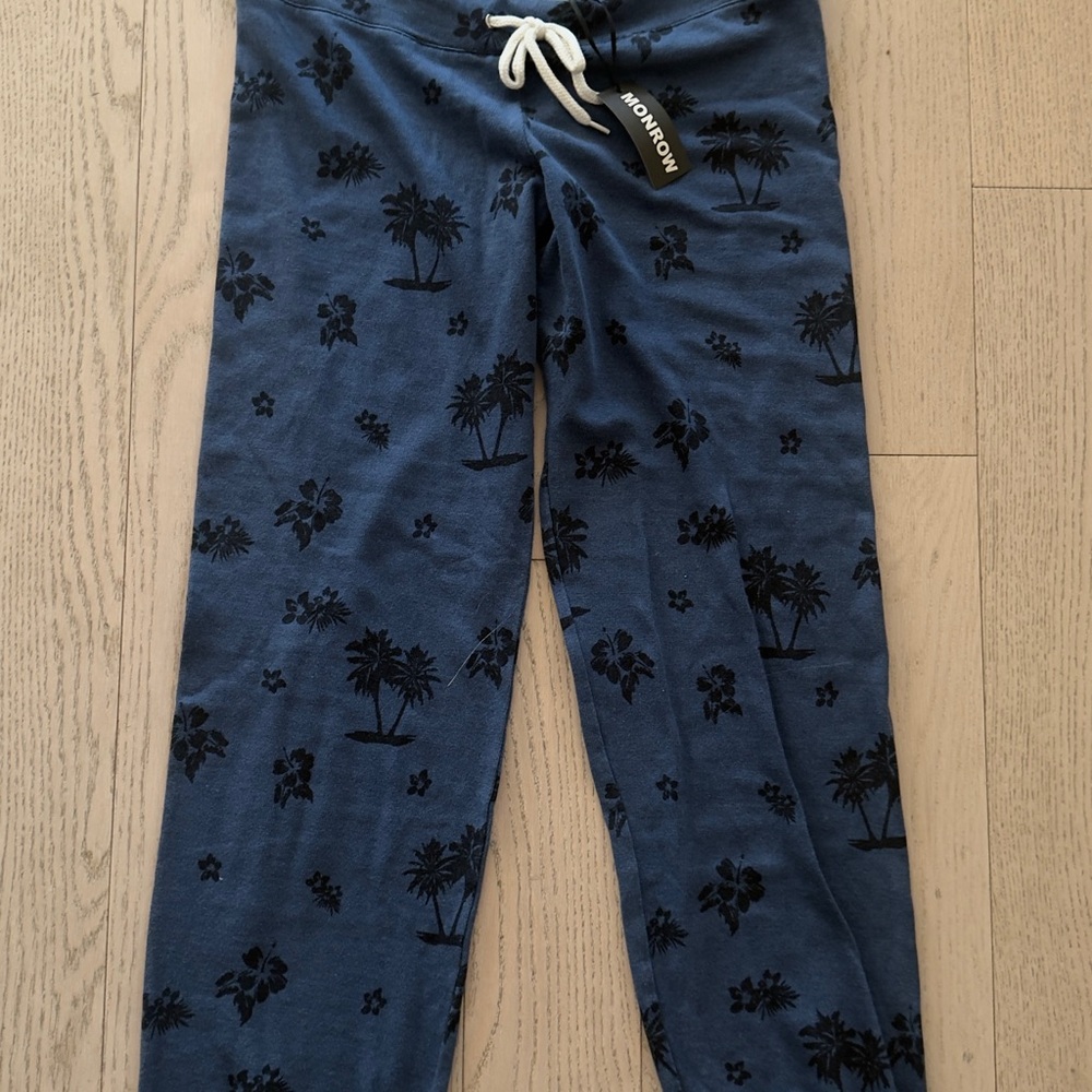 NWOT Monrow Navy Palm-Print Joggers